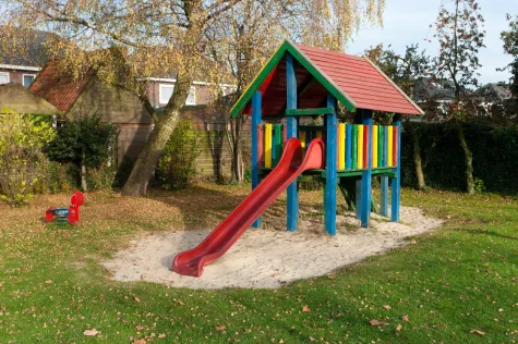Спасов и син ЕООД, Детска къщичка, пързалка, площадка