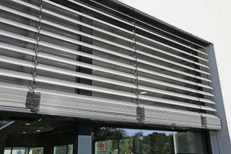 Easy Building 2021 LTD, Жалузи
